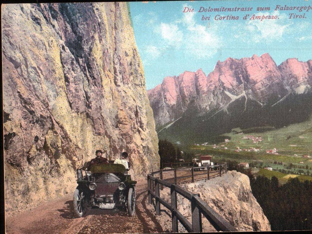 Tour Panoramico nel cuore delle Dolomiti